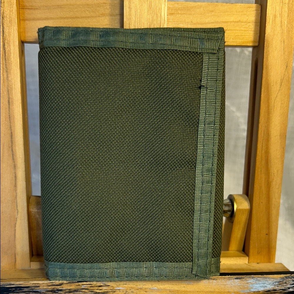NWOT trifold wallet